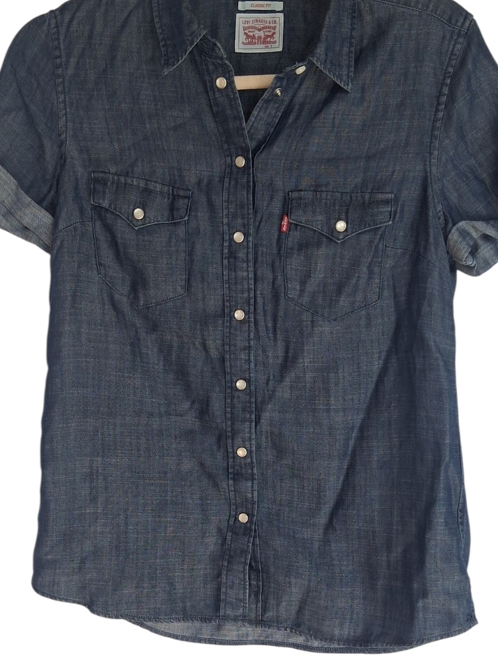 levi's short-sleeve denim button-up shirt